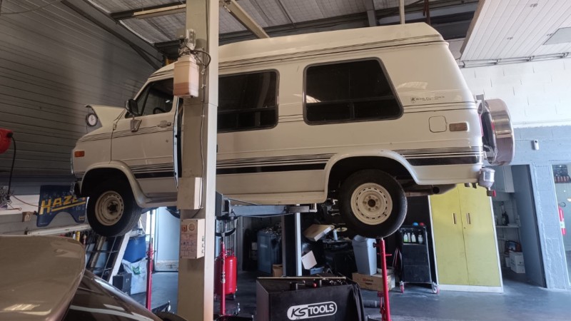 reconditionnement de la boîte de vitesse automatique d’un Chevrolet chez ATGF à Arles sur ce Chevrolet G20